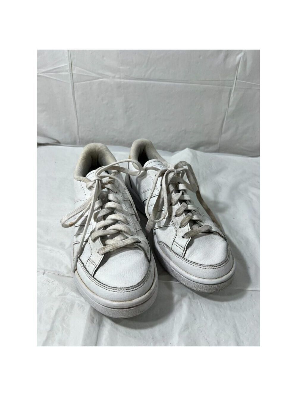 Size 7.5 Women’s Adidas Grand Court SE FW3301 White Casual Shoes Sneakers